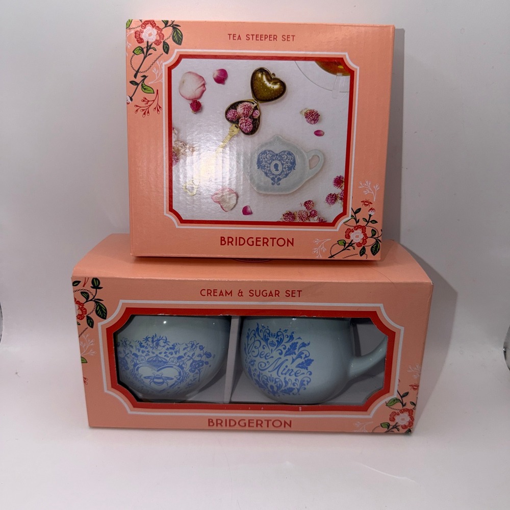 Bridgerton  Blue Floral Tea Steeper and Cream & Sugar Set Regencycore Tea Party‎